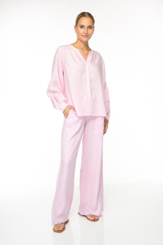 Produktbild: SOLID LINEN Bluse mit Fransen in rosa. Bild von vorne.