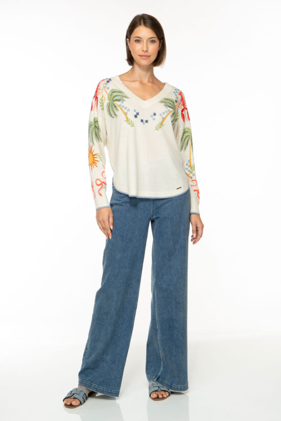 Produktbild: weißer SUNSHINE Pullover mit sommerlichen Elementen. Bild von vorne.